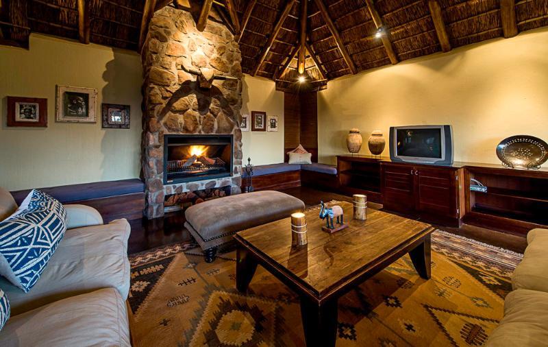Tshwene Lodge Vaalwater Bagian luar foto
